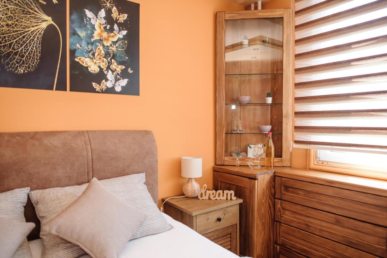 Ferienwohnung Lara Apartman Subotica Exterior foto