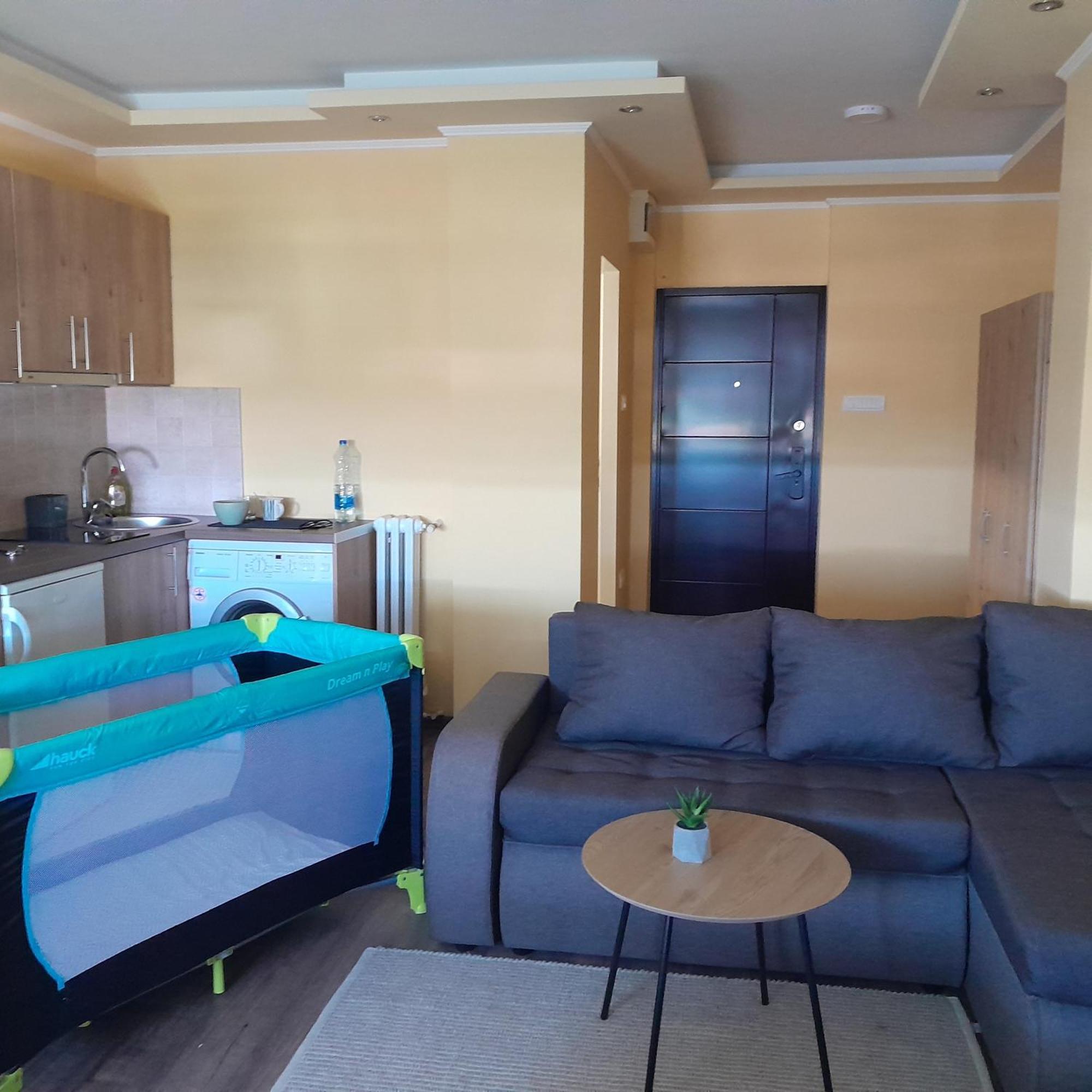 Ferienwohnung Lara Apartman Subotica Exterior foto